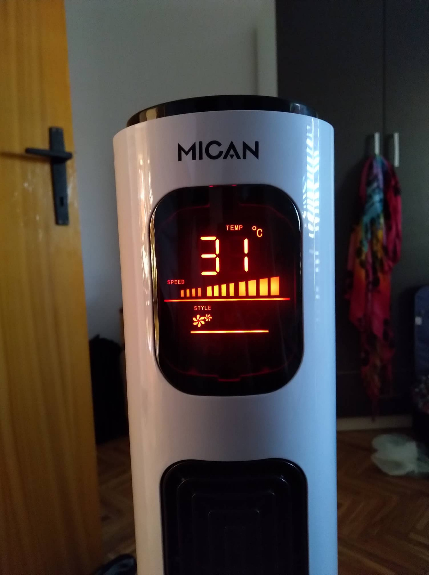 Tiszta szerencse, hogy a szobában este 7-kor nincs melegebb 31 Celsius foknál