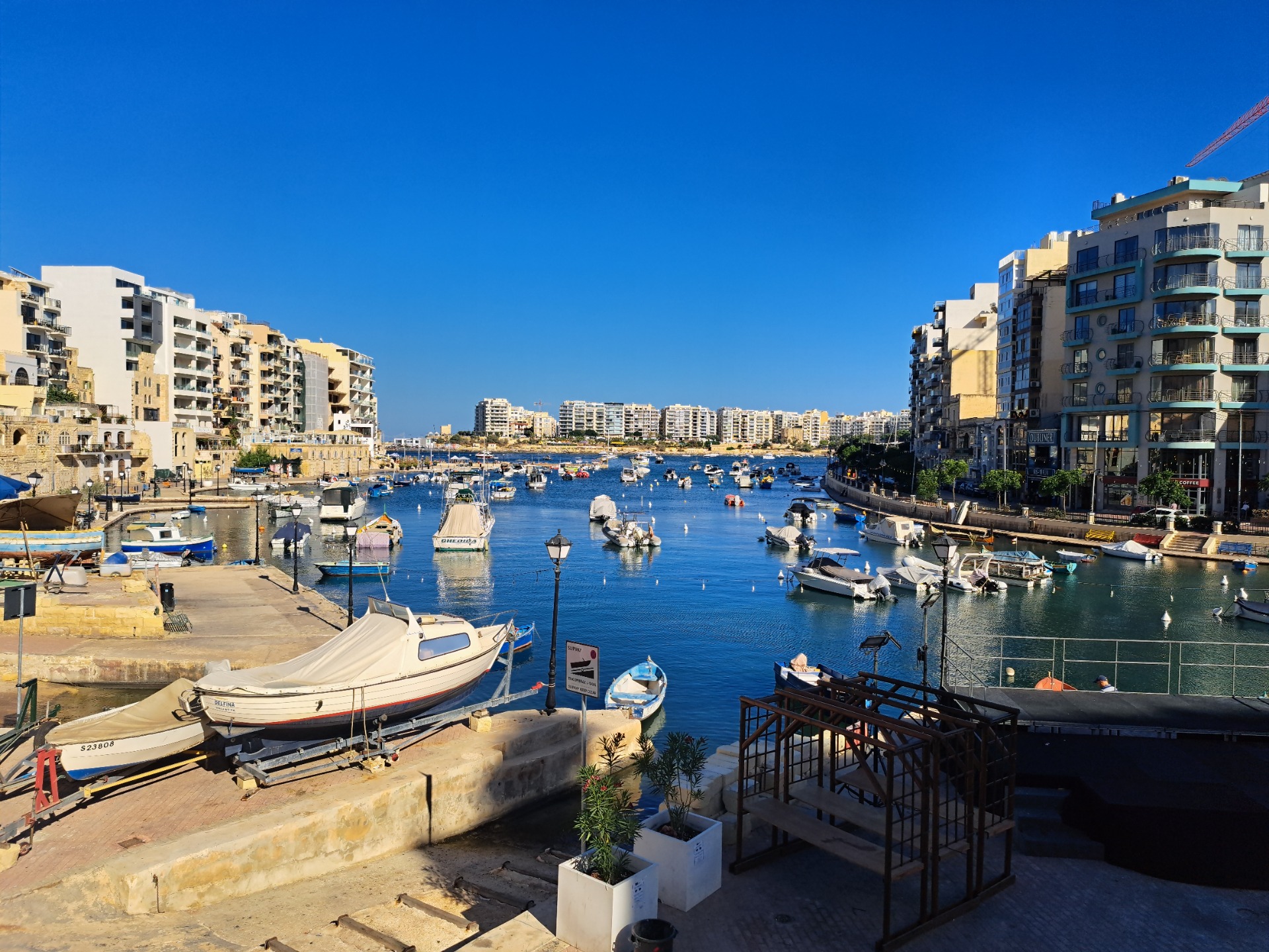 St. Julian's Bay látványa az étteremből